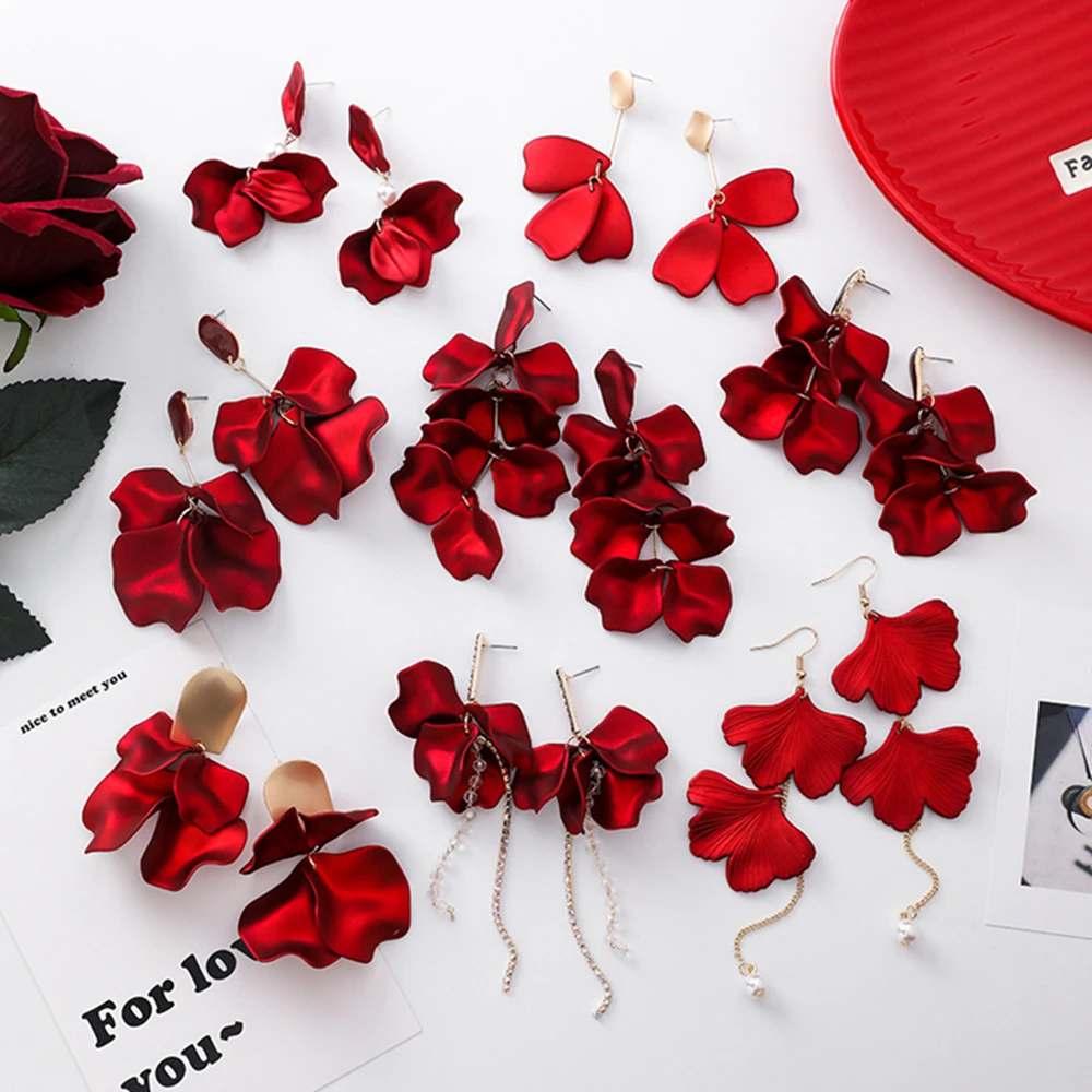 Женские массивные серьги подвески красные акриловые с большими лепестками и