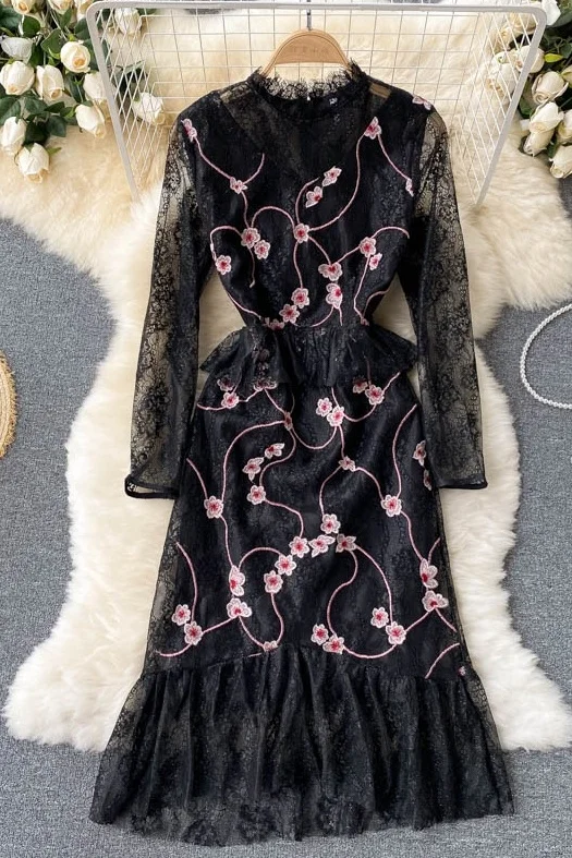 

Women Luxury Embroidery Lace Dress Festa High Quality Elegant Party Robe Floral Designer Trumpet Cocktail Vestidos