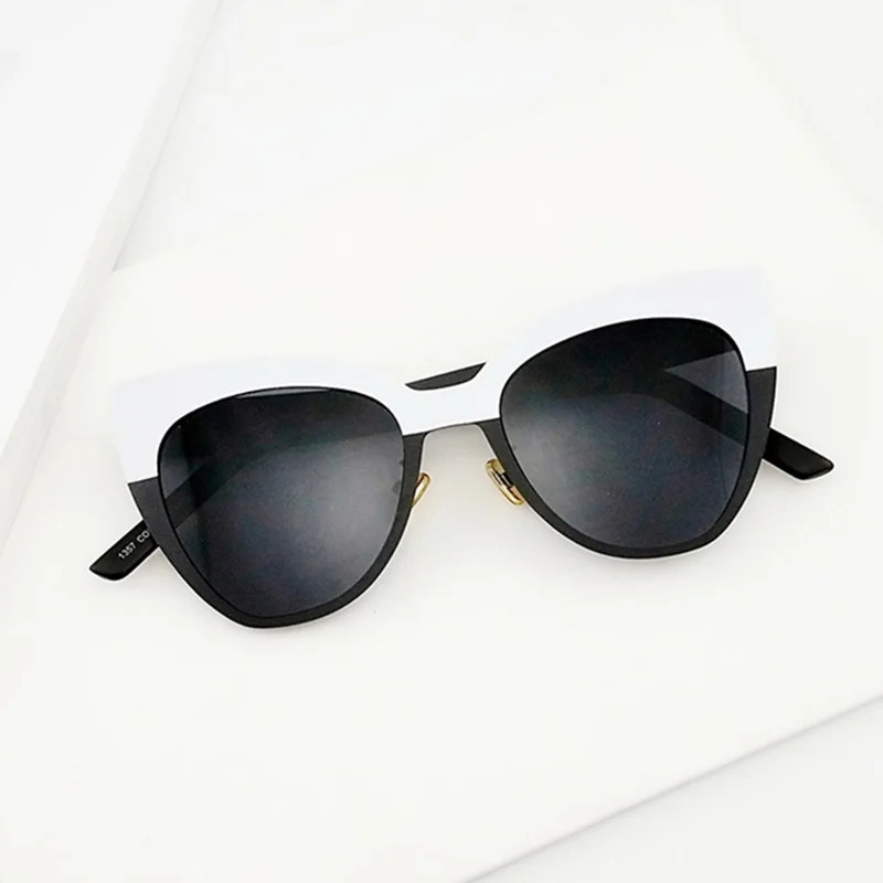 Женские винтажные солнцезащитные очки в металлической оправе с градиентом |