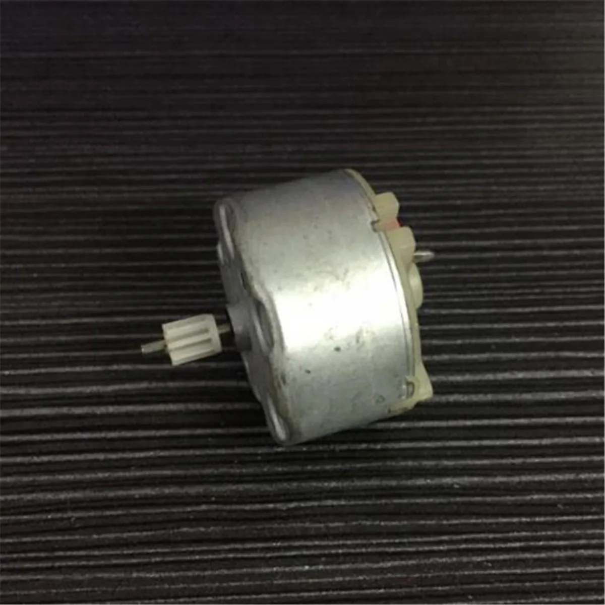 

RF-500TB-12560 DC 12V Micro Round 2mm Diameter 11mm Long Shaft Electric Motor