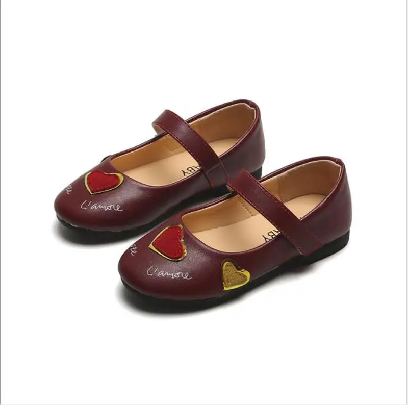 Детские модельные туфли для девочек кроссовки принцессы с сердечками мягкая