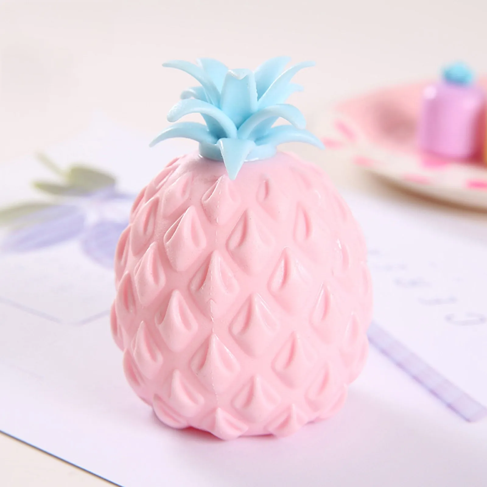 

1pcs Pineapple Squeeze Toys Mini Funny Gadget Squishy Cute Antistress Ball Rising Abreact Soft Stress Funny Gift Toy Two Size QW
