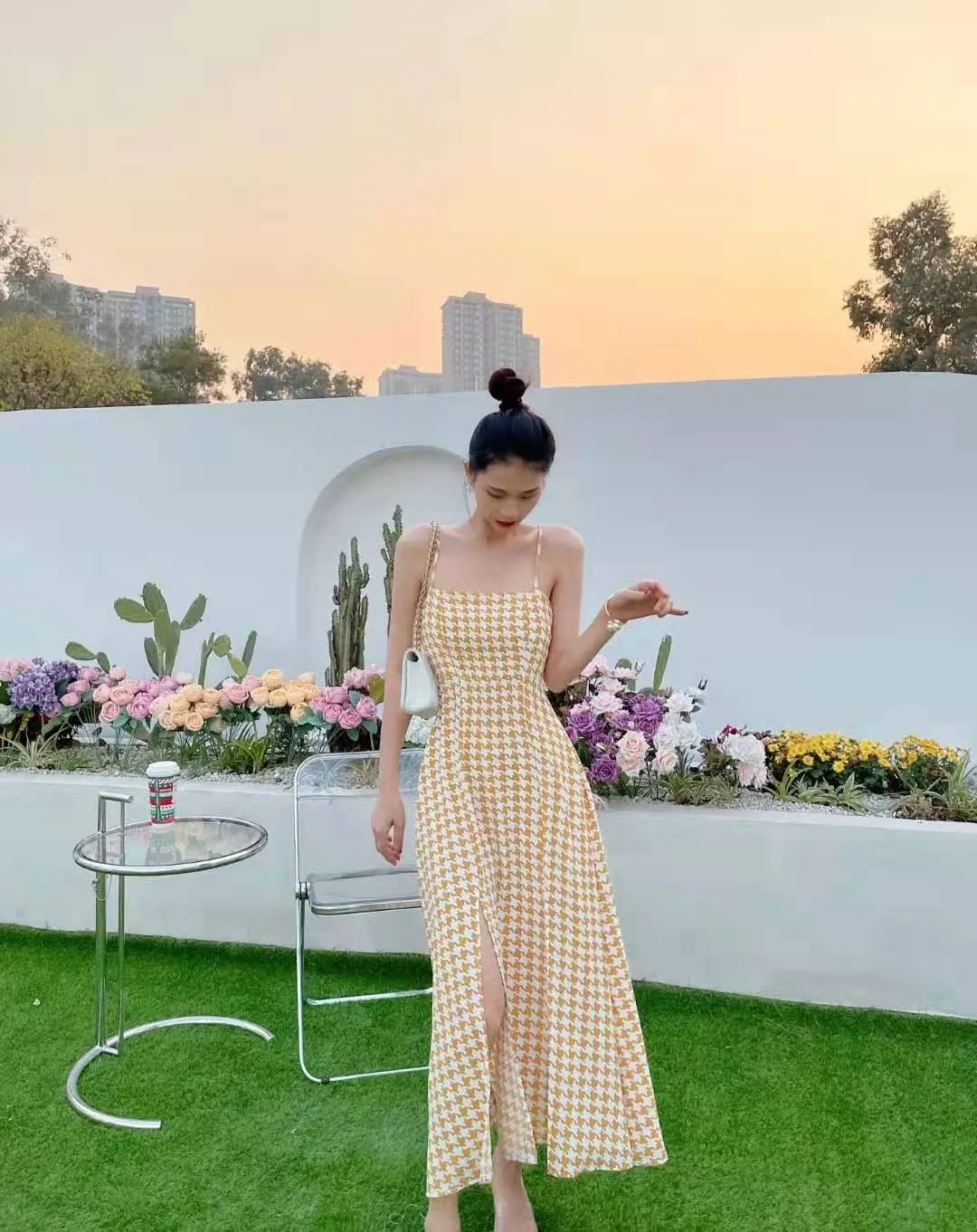 

2021 Elegant Vintage Strap Plaid Dress Women Summer Designer Sexy Party Split Dresses French Retro Outdoor Spaghetti Long Dress