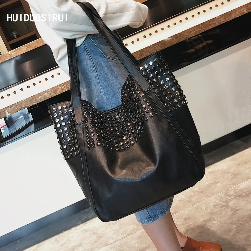 

design Rivet Women's PU Leather Handbag New 2019 Fashion Black handbags Women Messenger Bags One Shoulder Handbag Big Bags