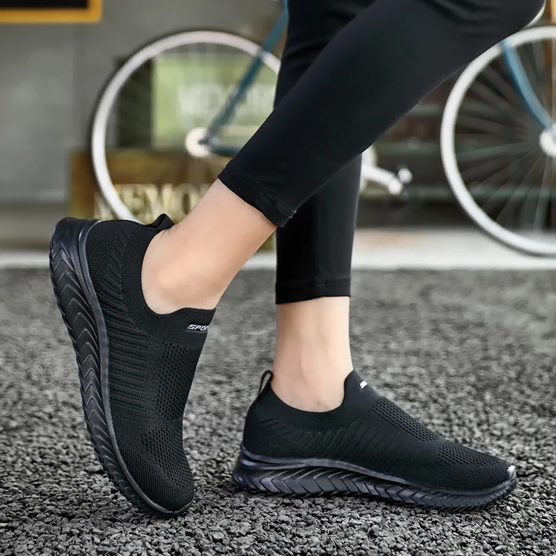 

Ultralight Comfortable Running Shoes Men Sneakers Breathable Slip-on Sport Shoes Women Casual Walking Shoes Socks Sneakers Man