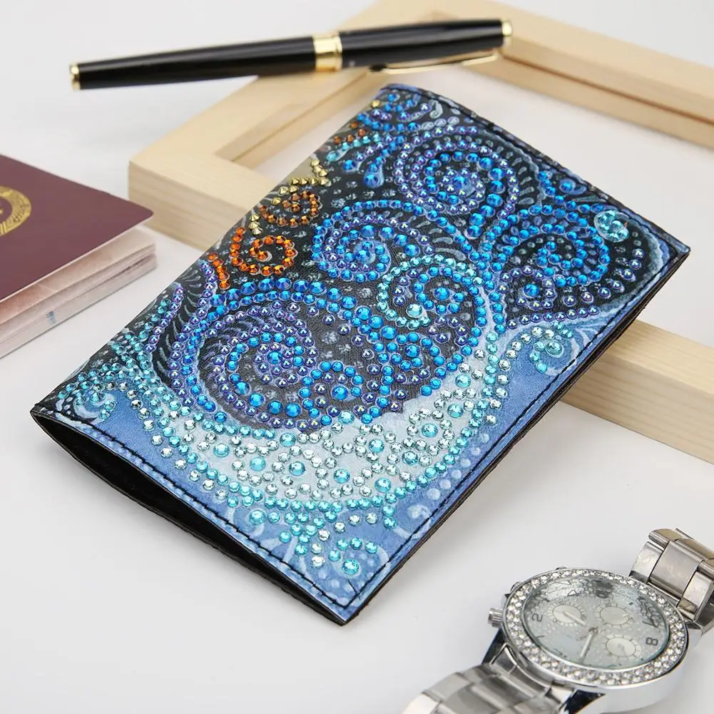 Необычная кожаная изящная многофункциональная Обложка для паспорта со стразами