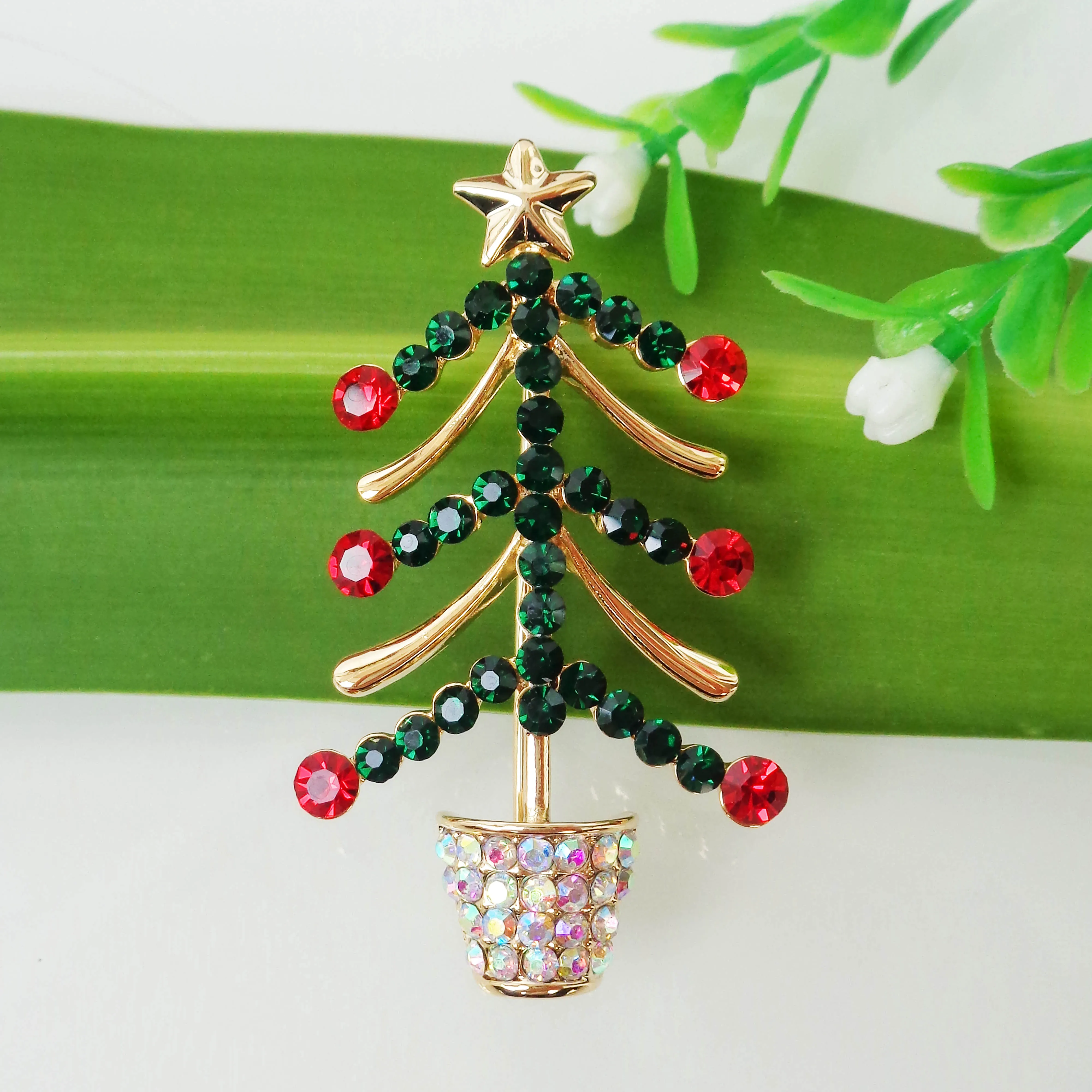 Navachi Красочная рождественская елка желтый GP Брошь со стразами кристаллами Pin