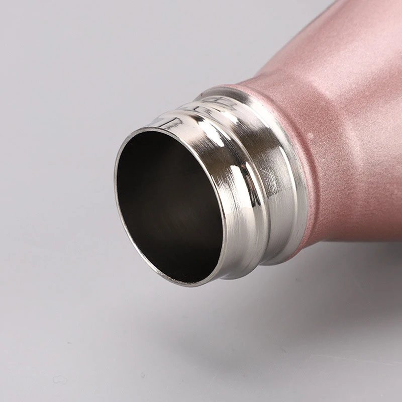 Розово Золотая бутылка для воды изолированная холодная чашка вакуумный термос