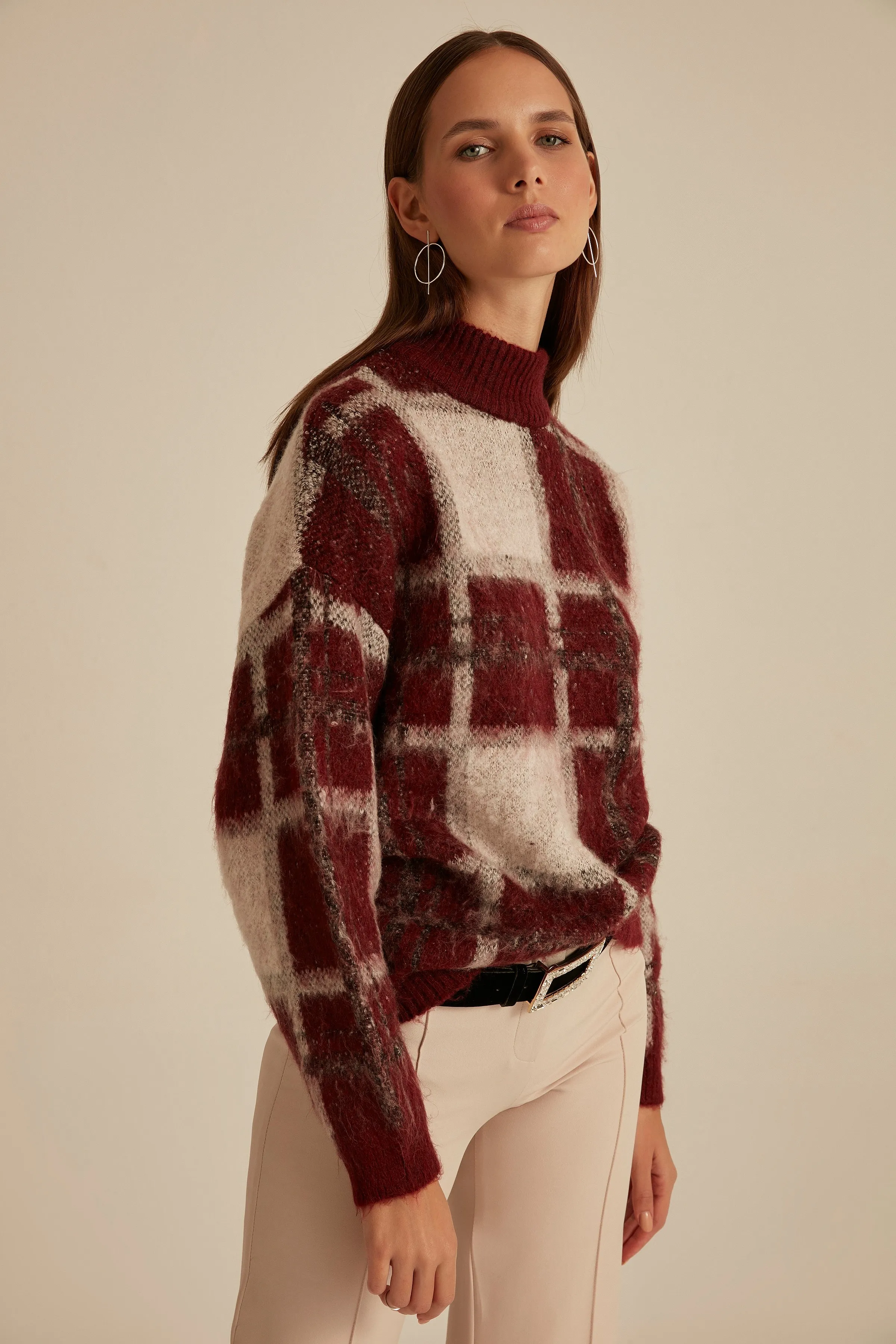 Клетчатый свитер с велосипедным воротником Бургундия| |