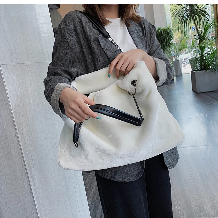 Original Brand Autumn And Winter Plush Shoulder Bag& Large Capacity Chain Tote Bag Width 49cm High 31cm Thickness 13cm