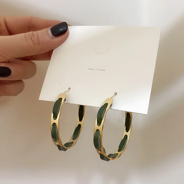 

2019 Fashion Exaggerated Hip Hop Street Bar Leather Metal Round Loop Hoop Earrings for Women Gifts Charm Jewelry Pendant Gifts