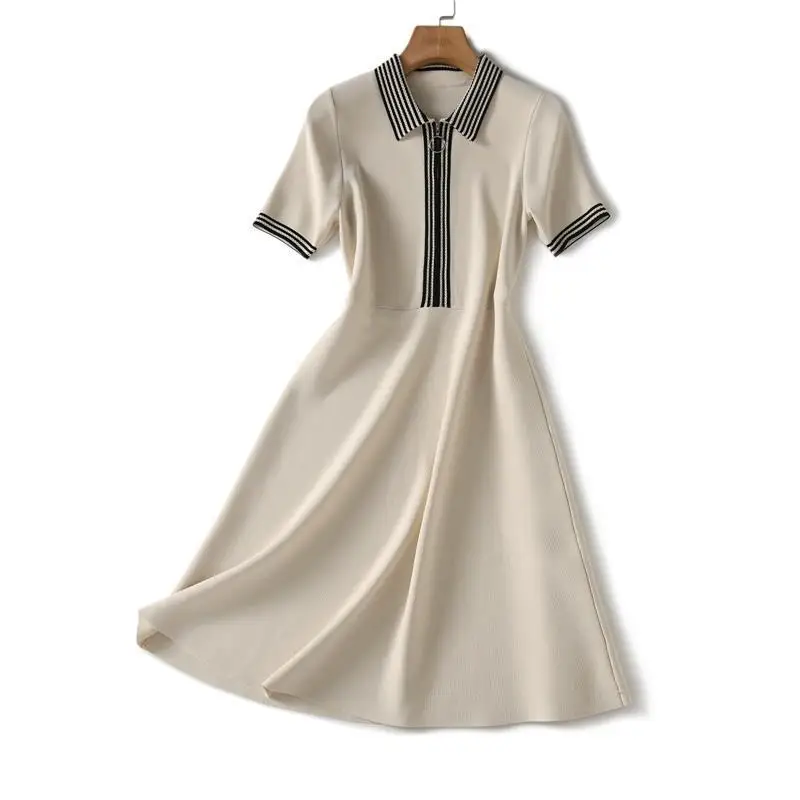 

Women's dress with waist down and slim dress