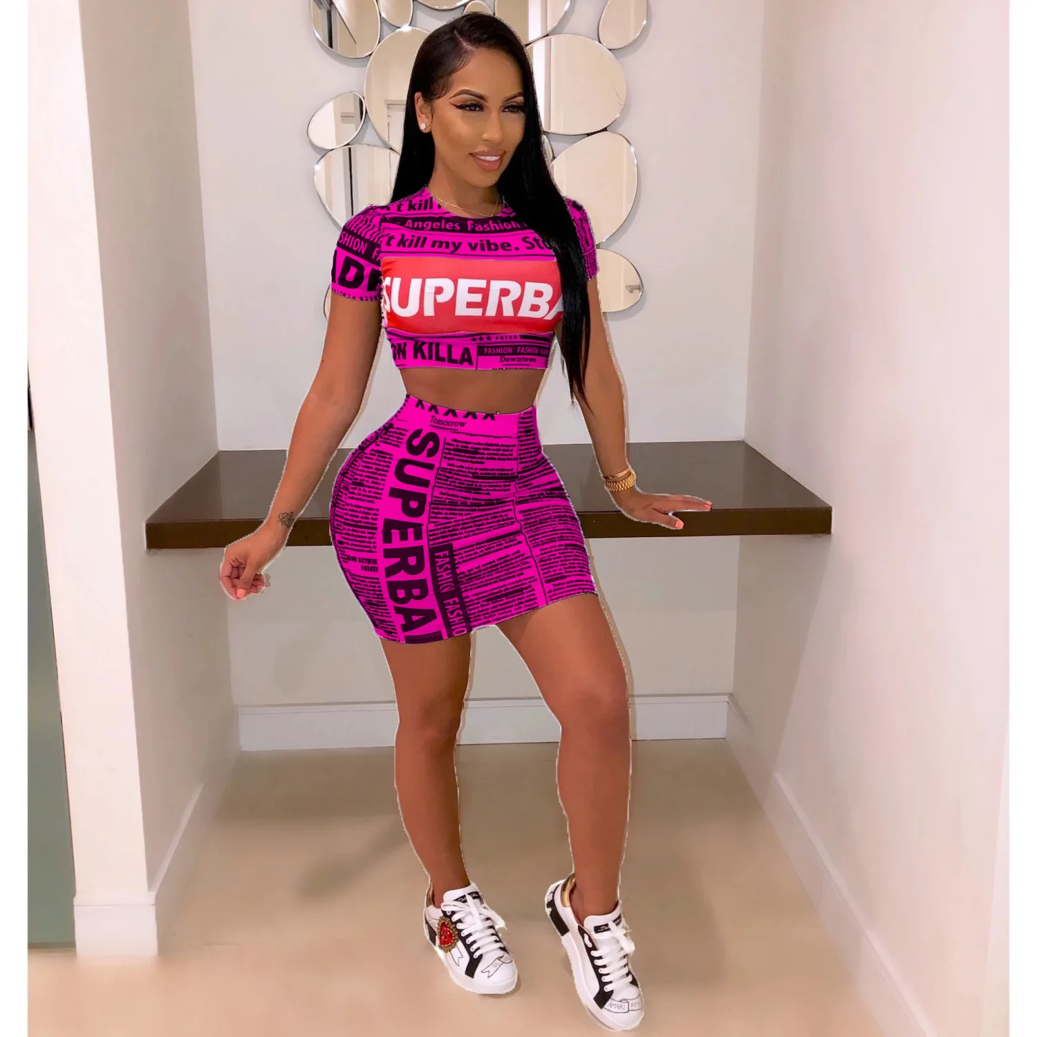 

Женский костюм, новинка, модная повседневная юбка-топ с круглым вырезом и коротким рукавом, юбка выше колена, костюм из двух предметов