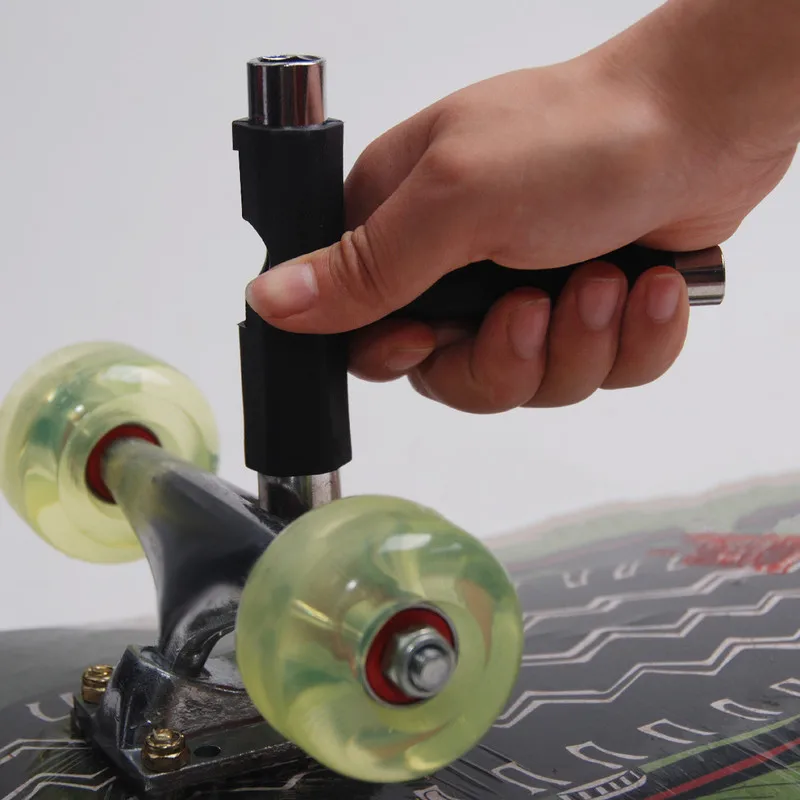 Обувь на плоской подошве черного Форма ключ дюймовый стандарт роликовый скейт