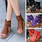 Сандалии женские на высокой танкетке, модные босоножки на толстой подошве, открытый носок, застежка, дизайнерские римские сандалии в ретро стиле, лето