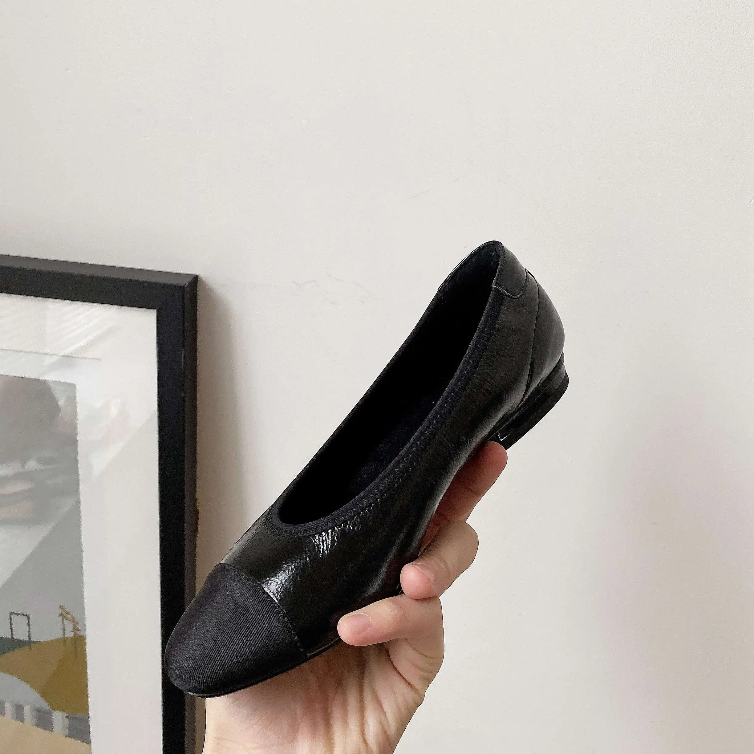 

Krazing Pot 2021 spring new mixed colors round toe low heel special design high street fashion slip on shallow women pumps L16