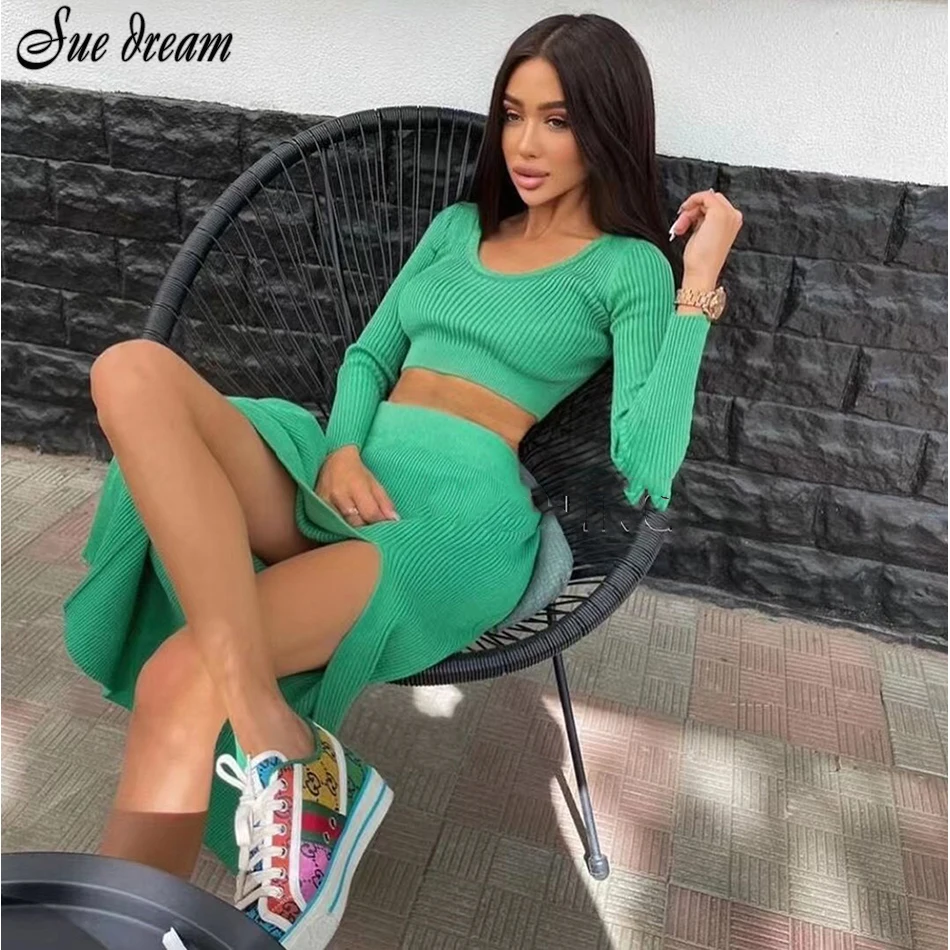 

2021 осень и зима новый короткий пуловер с круглым вырезом Высокая талия сплит длинная юбка Повседневный вязаный модный темпераментный костю...