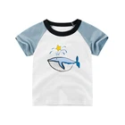 Летняя дышащая футболка для маленьких мальчиков, креативная мультяшная футболка с коротким рукавом и принтом китов и звезд
