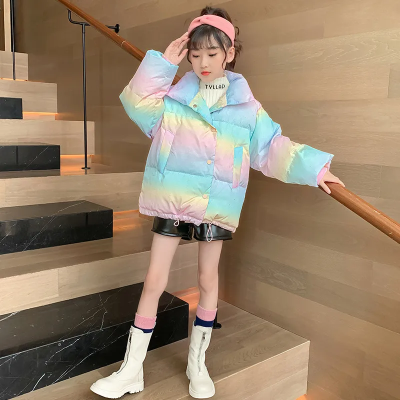 

Зимняя легкая плюшевая куртка с высоким воротником для девочек, плотные теплые детские пальто радужных цветов, Детская яркая одежда для под...