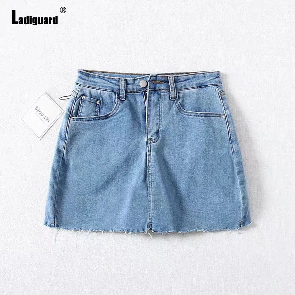 Ladiguard Sexy Fashion Ripped Denim Shorts Homme Streetwear 2021 High Cut Women Stand Pockets Elastic Summer Demin Blue Hotpants