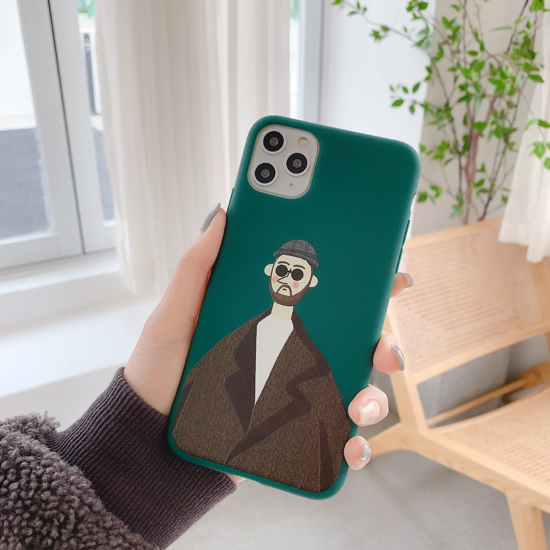 

Suitable for IPhone11 12pro This Killer Is Not Too Cold Mobile Phone Case for Apple 7/8plus Uncle Loli Couple Protective Cover