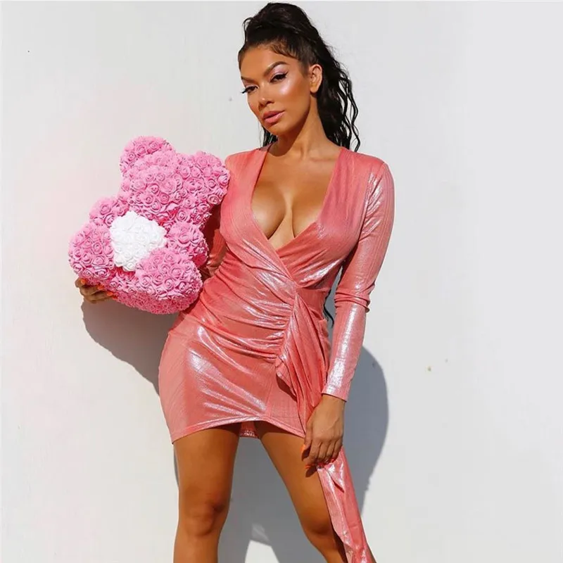 Розовое шикарное платье мокрого вида с поясом длинный рукав плиссированное