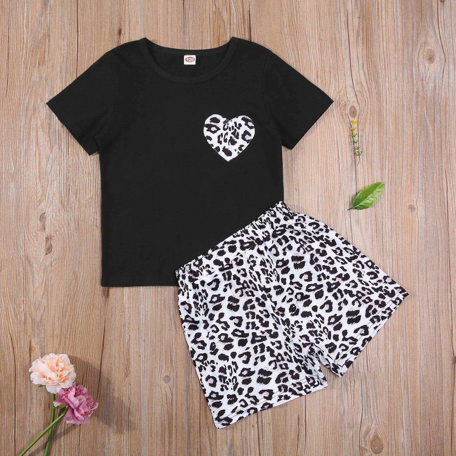 

Baby Clothes Short Sleeve + Shorts, Leopard Pattern Printing, Creative Heart Shape Elastic Waist Summer Clothing