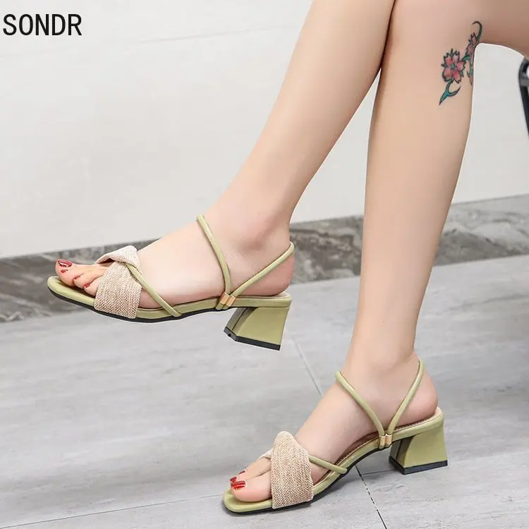 

2021 New Two Wearing Womens Square Toe Sandals Summer Casual Sandals Outdoor Non Slip Beach Womans Shoes High Heels