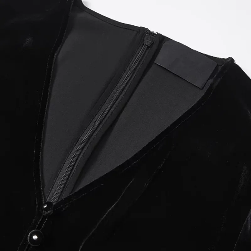 Женское платье осень-зима 2021 черное с V-образным вырезом однобортное бархатное