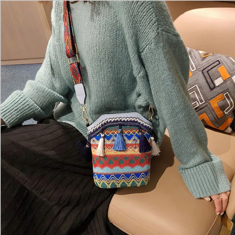 

Casual Hand Woven Hobo Crossbody Ethnic Straw Bags Women Handbag Retro Flap Rattan Straw Beach Tassel Women Messenger Bags
