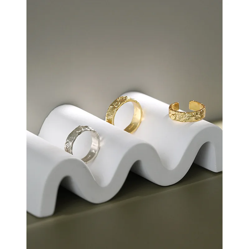 Новый 925 стерлингового серебристый неправильной формы поверхности пара колец