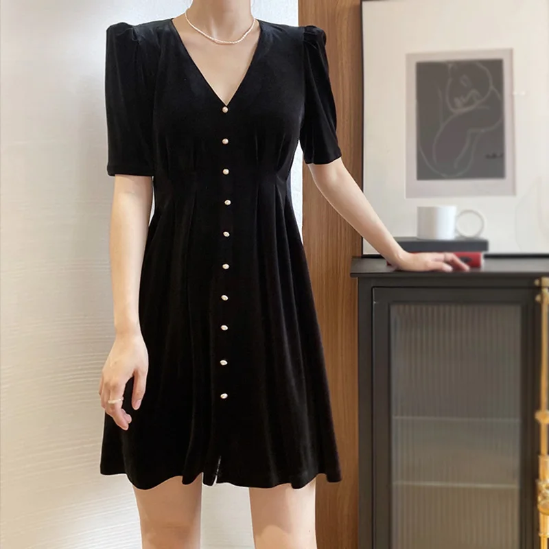 Осеннее винтажное черное бархатное платье с короткими рукавами и золотыми