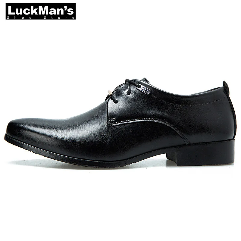 Мужские модельные туфли в деловом стиле Новые модные кожаные на шнуровке для