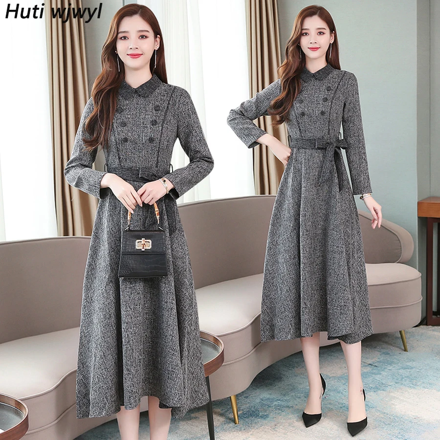 Зимнее трикотажное плотное теплое винтажное однотонное платье средней длины 2024