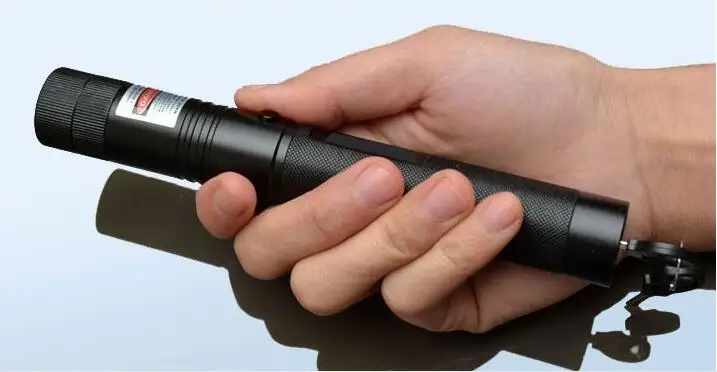 NEW high powered military 500000M 532nm Green Laser Pointers Flashlight focusable burning match burn cigarettes SD 303 |