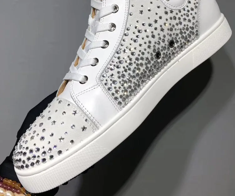 

Luxury High Top Sneakers with Rhinestones for Men Women Designer with Rivets Studs Glitter Red Bottom Casual Flat Skate Shoes