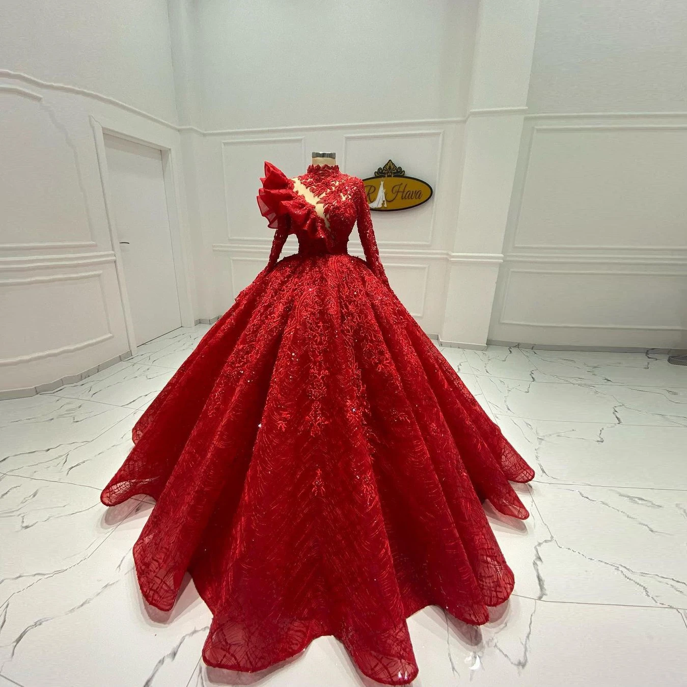 

Red Charming Luxury Evening Dresses Long Sleeves High Neck Appliques Ruffles Ball Gown Women Wedding Party Prom Gowns Custom