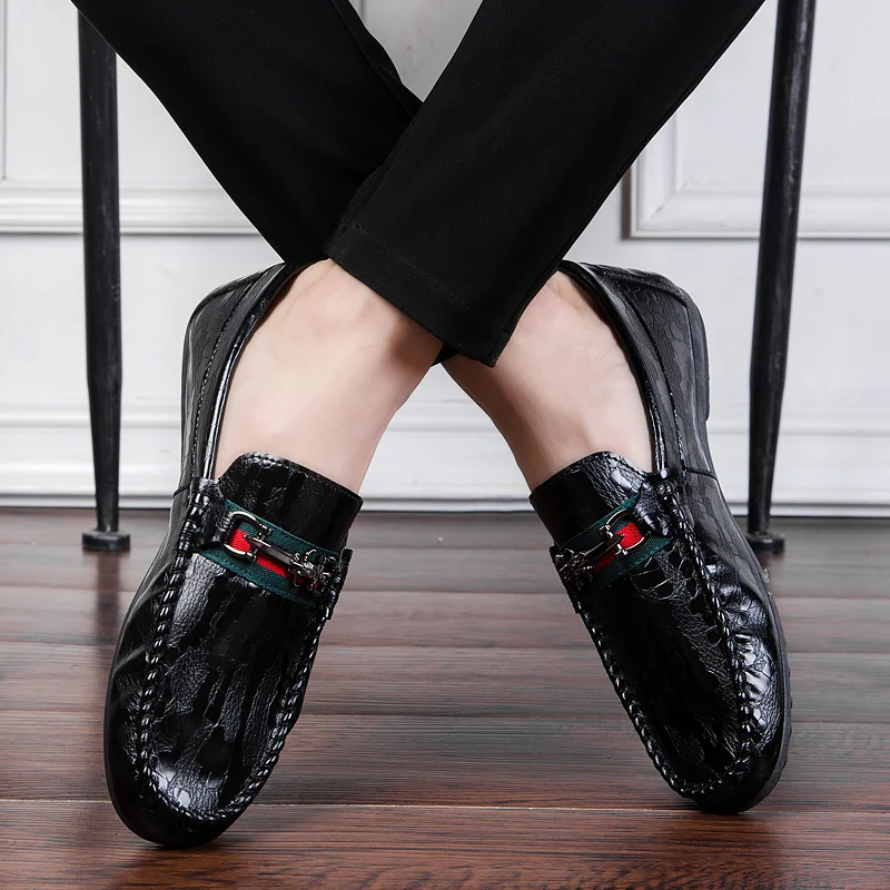 

Korean style loafers fashion casual men's shoes four seasons white peas shoes spring and autumn new youth men's shoes work shoes