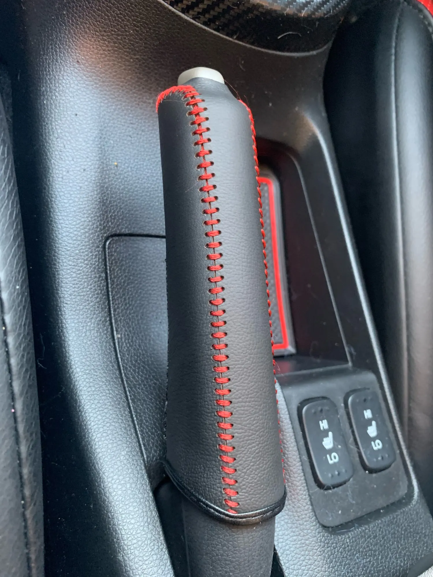 Кожаный чехол для ручного тормоза защитный Fiesta Mondeo Kuga Skoda Octavia 2 A7 A5 Rapid Fabia Alfa Romeo 147