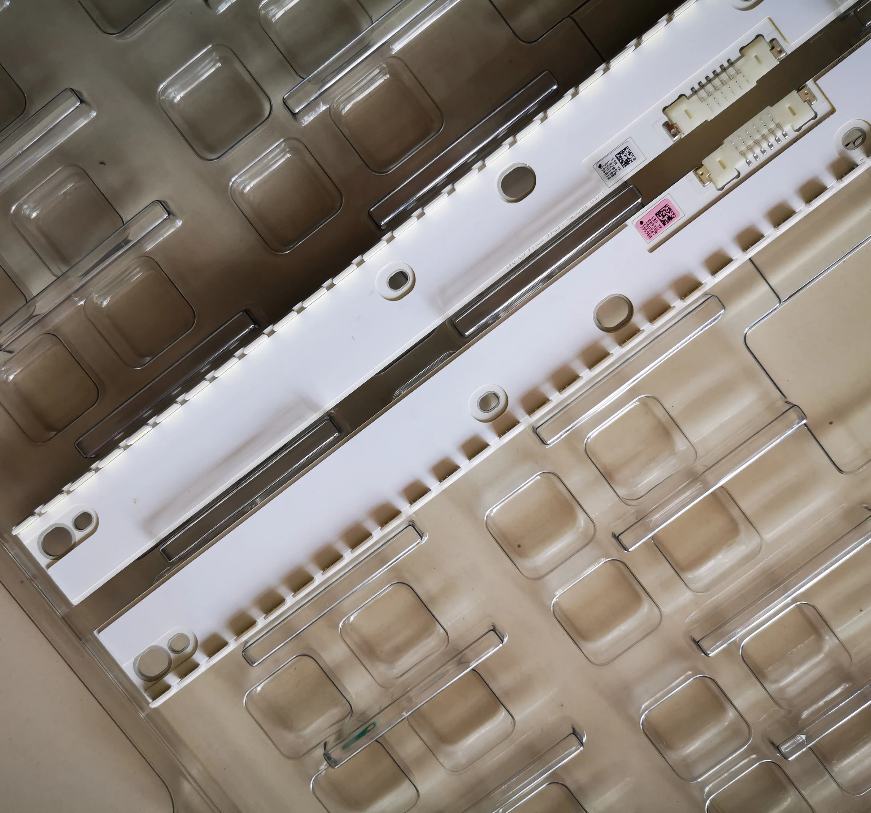 2 шт. 66LED 3В новая Оригинальная Светодиодная лента V6ER_550SMA_LED66_R2 V6ER_550SMB_LED66_R2 BN96 39601A