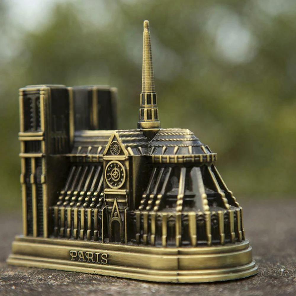 

Ретро металлическая 3D модель собор Нотр-Дамы Французский сувенир 2