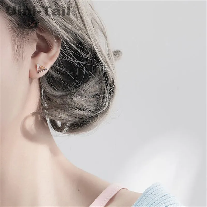 Uini-Tail хит новинка серебро 925 пробы простой цвет треугольные серьги модные tide flow