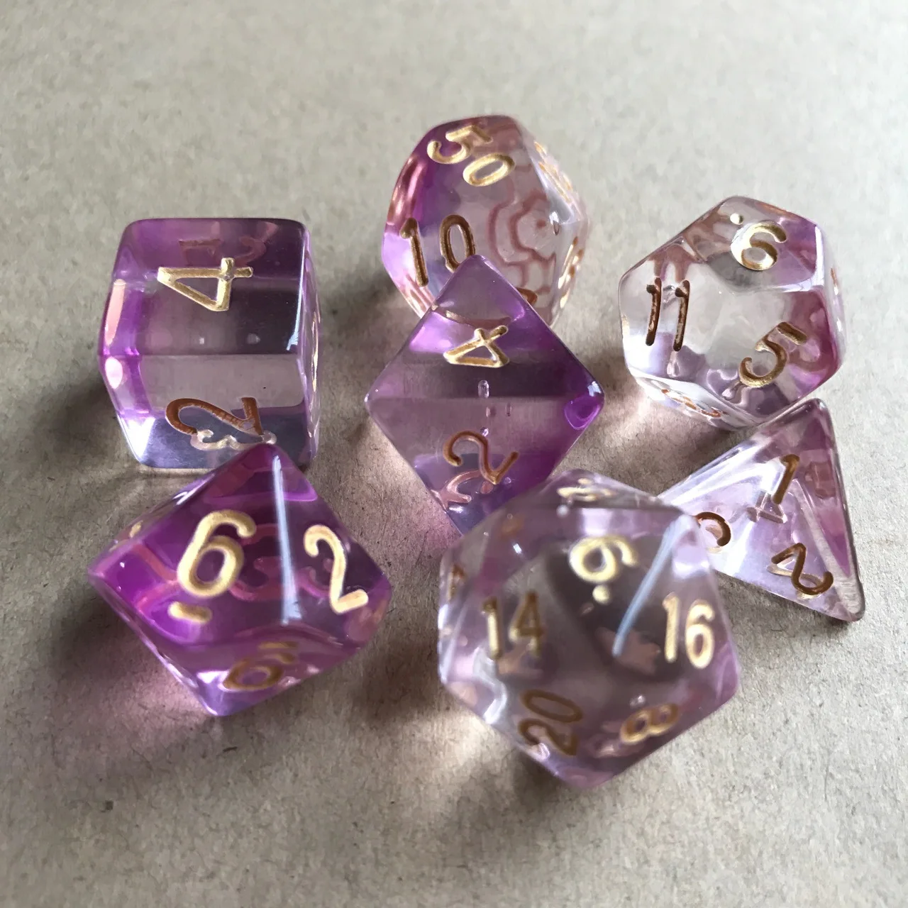 7 шт./компл. многогранные кости d& d4 d6 d8 d10 d% d12 d20 многогранные TRPG игры Набор Игральный костей Настольная игра развлекательные кубики - Цвет: 4
