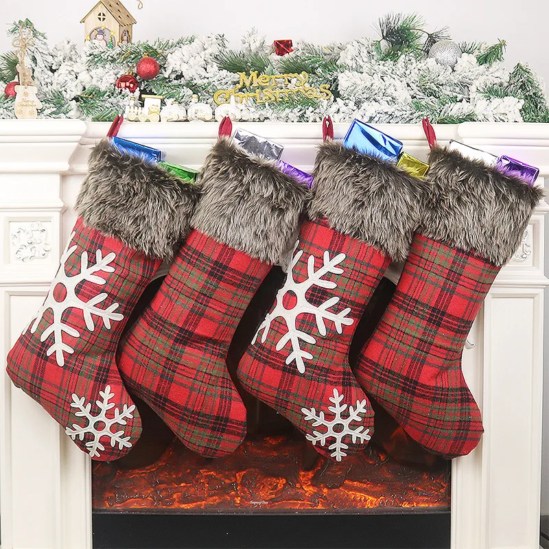

Christmas Decorations New Year Gifts Christmas Red Plaid Snow Plush Socks Gift Bags Christmas Tree Pendant Gift Bags