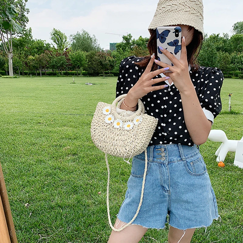 

Vintage Straw Shoulder Bag 2021 Women Hand-Woven Hollow Handbag Moon Shape Rattan Bag Flower Big Capacity Travel Beach Purse