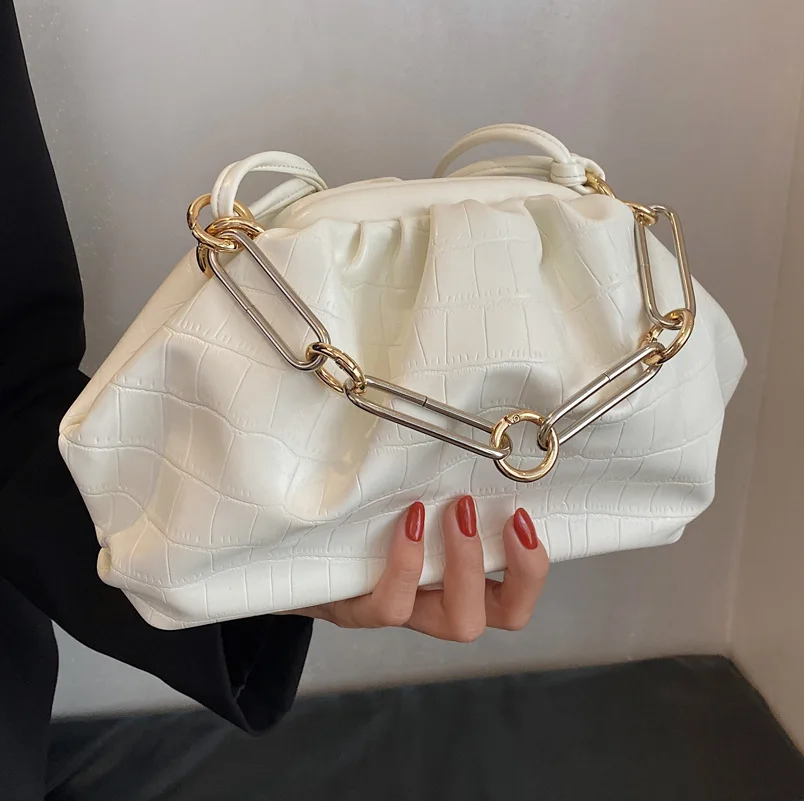 

European and American Thick Chain Western Style Casual Fold Dumpling Bag 2021 New One-shoulder Cloud Simple Messenger Female Bag