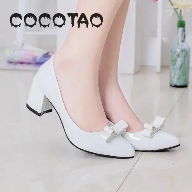 Женские белые туфли на высоком толстом каблуке рабочие с острым носком и бантом 5