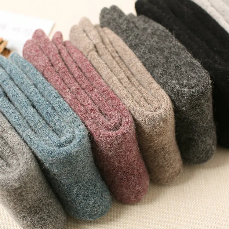 3 different colors Новые плотные махровые носки из шерсти кролика Женские однотонные теплые забавные зимние носки skarpetki calcetines mujer - Цвет: 3 different colors
