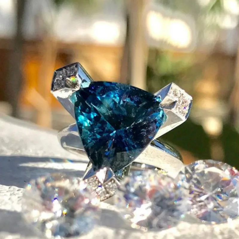 

Обручальное кольцо с голубым радужным камнем, треугольник, Женское кольцо с цирконием свадебные ювелирные кристаллы, свадебные аксессуары,...