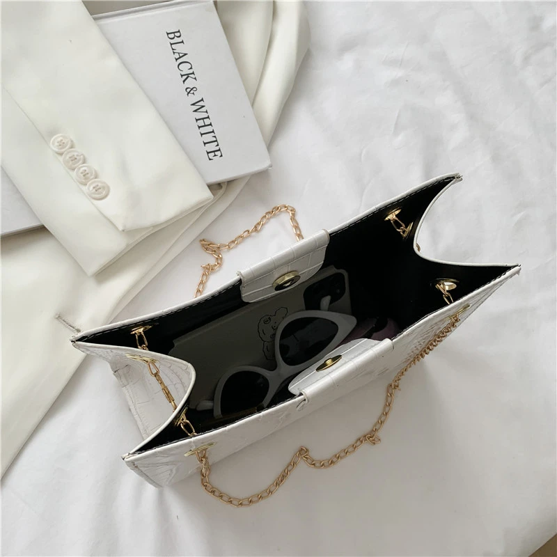 

2021 summer new fashion net all-match handbag female large-capacity commuter banquet one-shoulder messenger chain bag